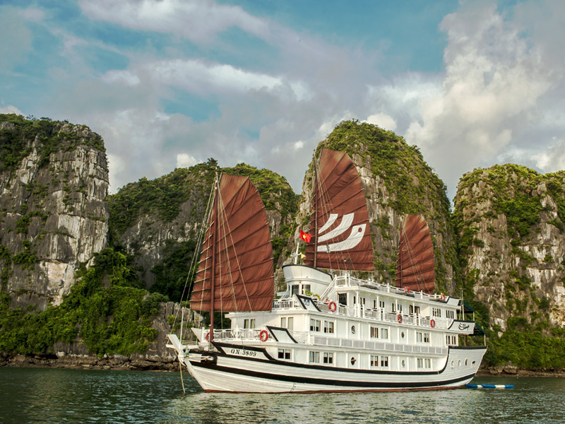 BHAYA CLASSIC CRUISE 2 DAYS 1 NIGHT AND 3 DAYS 2 NIGHTS from 140 USD/person only